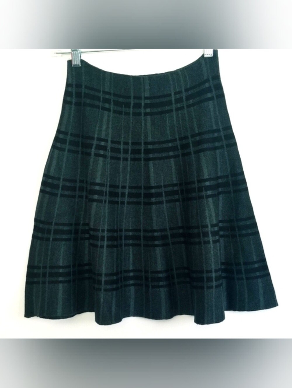 Max Studio Black/Gray Plaid Knit Skater Skirt Stretchable Size Small/Medium NWT